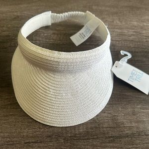 NWT Time and Tru White Straw
Visor